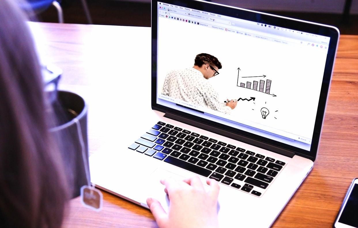 Miravonelix Team bei der gemeinsamen Arbeit